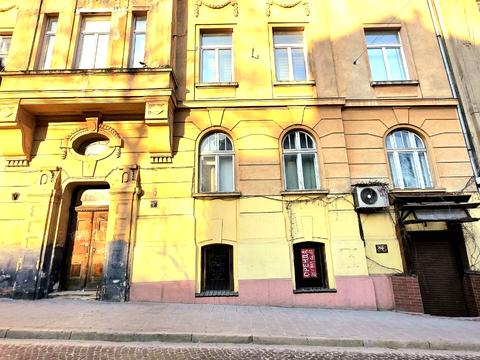 комерційна за адресою Михайла Вербицького вул., 5