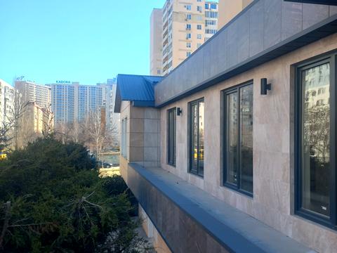 комерційна за адресою Ярослава Баїса вул. (Володимира Висоцького), 9