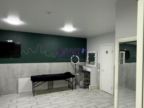 комерційна за адресою Миру вул., 11-А