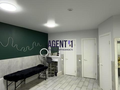 комерційна за адресою Миру вул., 11-А