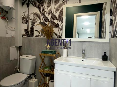 комерційна за адресою Миру вул., 11-А