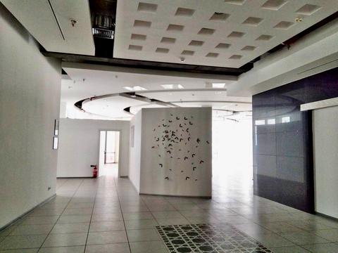 комерційна за адресою Дніпро, Дмитра Яворницького просп. (Карла Маркса), 5