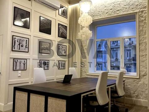 комерційна за адресою Саксаганського вул., 33