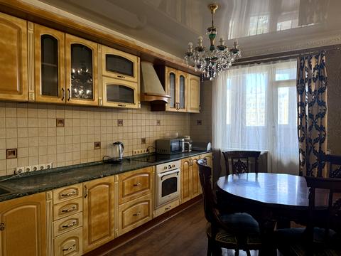 квартира за адресою Дніпровська набережна вул., 19