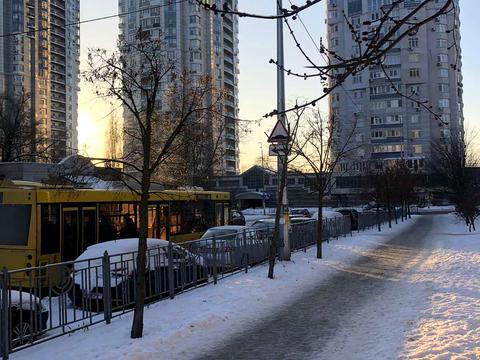 квартира за адресою Миколи Ушакова вул., 1-Б