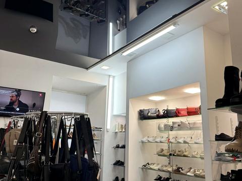 комерційна за адресою Пекарська вул., 24