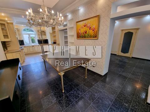 будинок за адресою Павла Загребельного вул. (Миколи Раєвського)