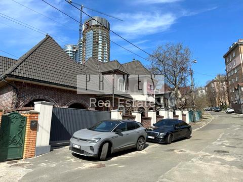 будинок за адресою Павла Загребельного вул. (Миколи Раєвського)