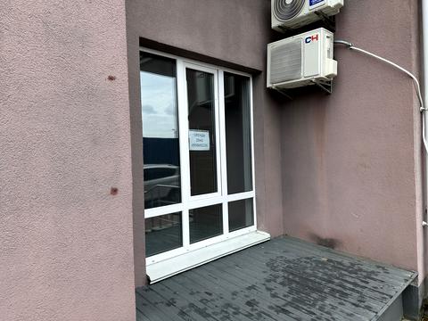 комерційна за адресою Каховська вул., 62-А