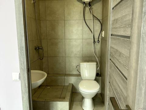 комерційна за адресою Каховська вул., 62-А