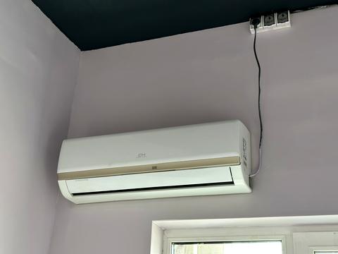 комерційна за адресою Каховська вул., 62-А