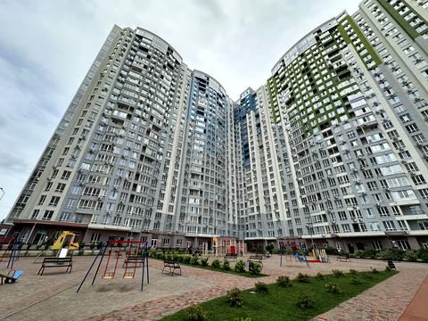 комерційна за адресою Каховська вул., 62-А