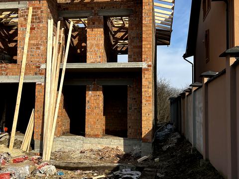 дом по адресу с. Криховцы, Весела