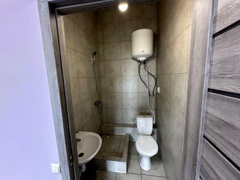 комерційна за адресою Каховська вул., 62-А