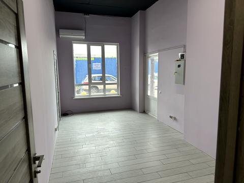 комерційна за адресою Каховська вул., 62-А