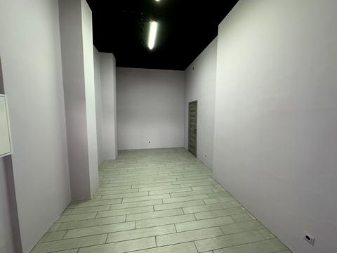 комерційна за адресою Каховська вул., 62-А