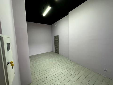 комерційна за адресою Каховська вул., 62-А