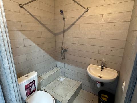 комерційна за адресою Каховська вул., 62-А