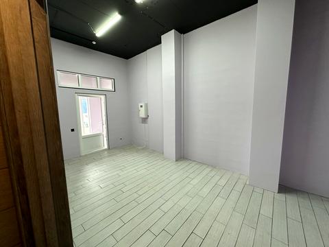 комерційна за адресою Каховська вул., 62-А