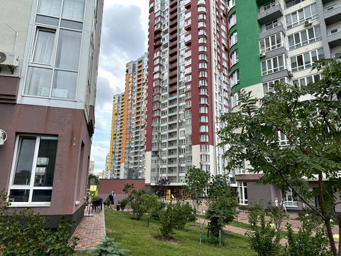 комерційна за адресою Каховська вул., 62-А