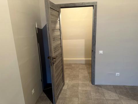 комерційна за адресою Каховська вул., 62-А