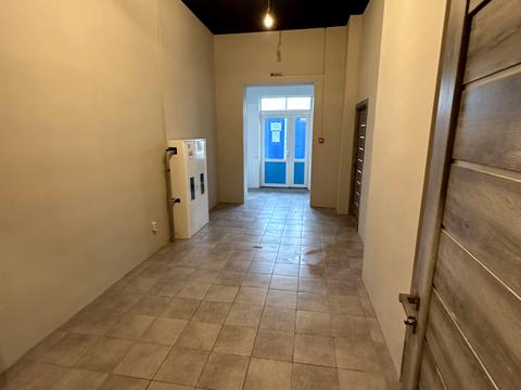 комерційна за адресою Каховська вул., 62-А