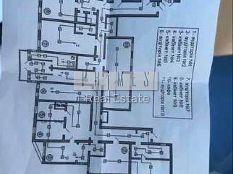 комерційна за адресою Анни Ахматової вул., 4