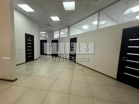 комерційна за адресою Андрія Верхогляда вул. (Михайла Драгомирова), 16