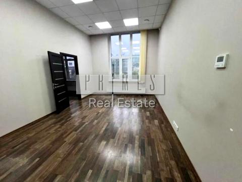 комерційна за адресою Андрія Верхогляда вул. (Михайла Драгомирова), 16