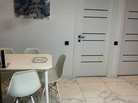 квартира за адресою Василя Симоненка вул., 105