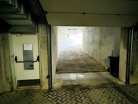 паркомісце за адресою Карла Мікльоша вул., 25