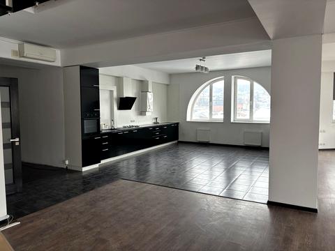 коммерческая по адресу Валовая ул., 14