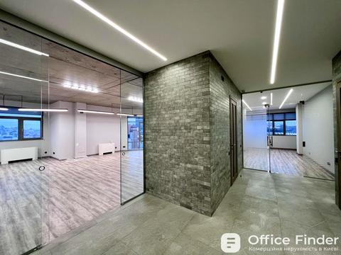 комерційна за адресою Велика Васильківська вул. (Червоноармійська), 72