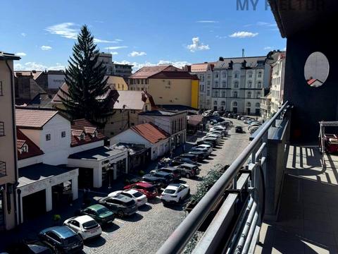 комерційна за адресою Олександра Фединця вул., 32