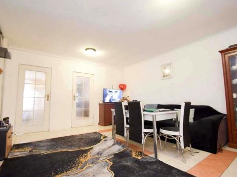 квартира за адресою Обїзна, 12