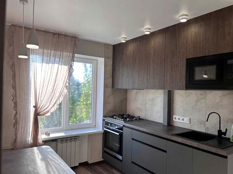 квартира за адресою Космонавтів вул., 4