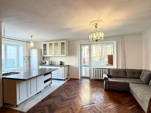 квартира за адресою Гетьмана Івана Мазепи вул. (Топольна), 3а