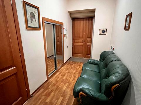 комерційна за адресою Канатна вул., 10