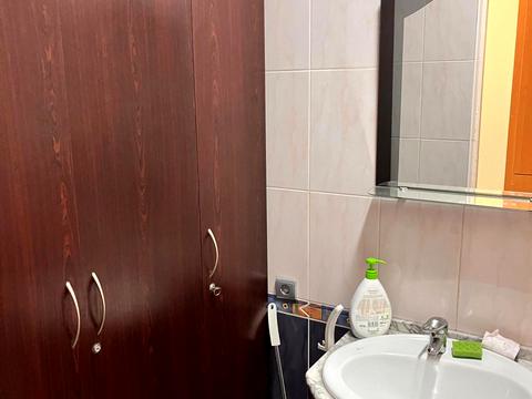 комерційна за адресою Канатна вул., 10