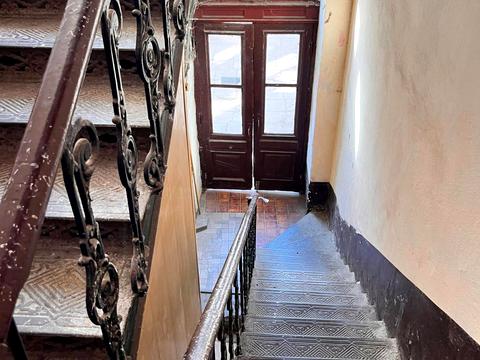 комерційна за адресою Канатна вул., 10
