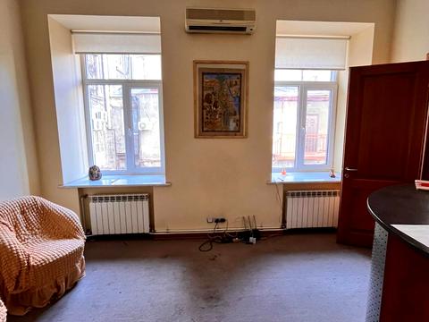 комерційна за адресою Канатна вул., 10
