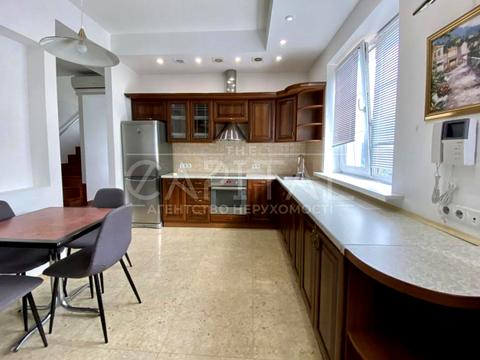 будинок за адресою Київ, Уласа Самчука вул. (Столєтова)