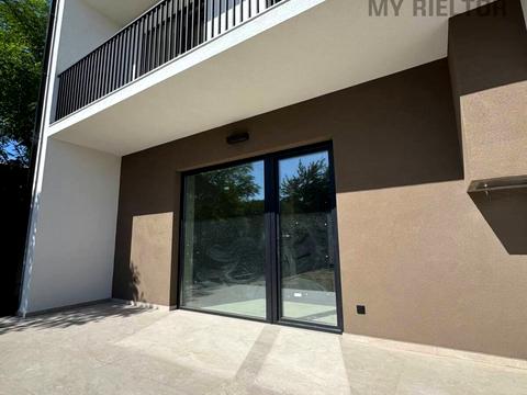 дом по адресу с. Минай, Августина Волошина ул.