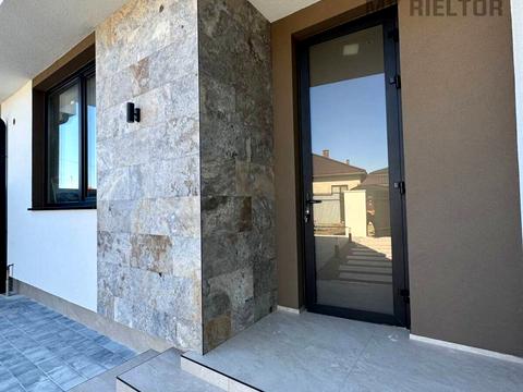 дом по адресу с. Минай, Августина Волошина ул.