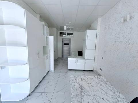 комерційна за адресою Свободи вул., 20/3