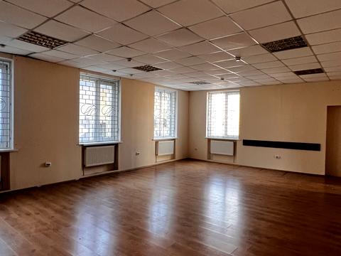 комерційна за адресою Вадима Нестерука, 25