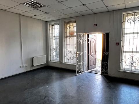 комерційна за адресою Вадима Нестерука, 25