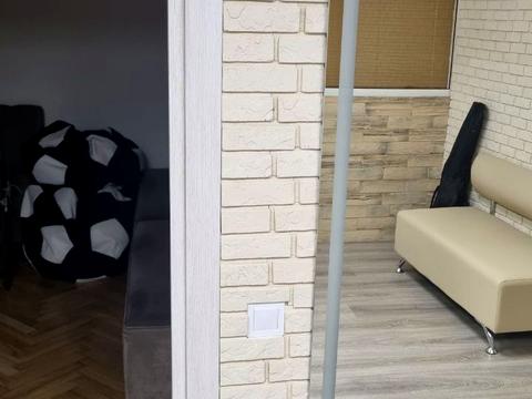 комерційна за адресою Шовковична вул., 24