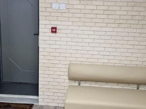 комерційна за адресою Шовковична вул., 24