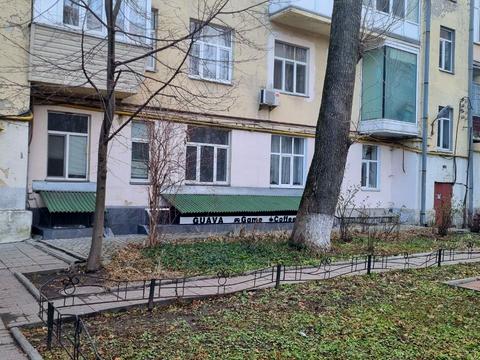 комерційна за адресою Шовковична вул., 24